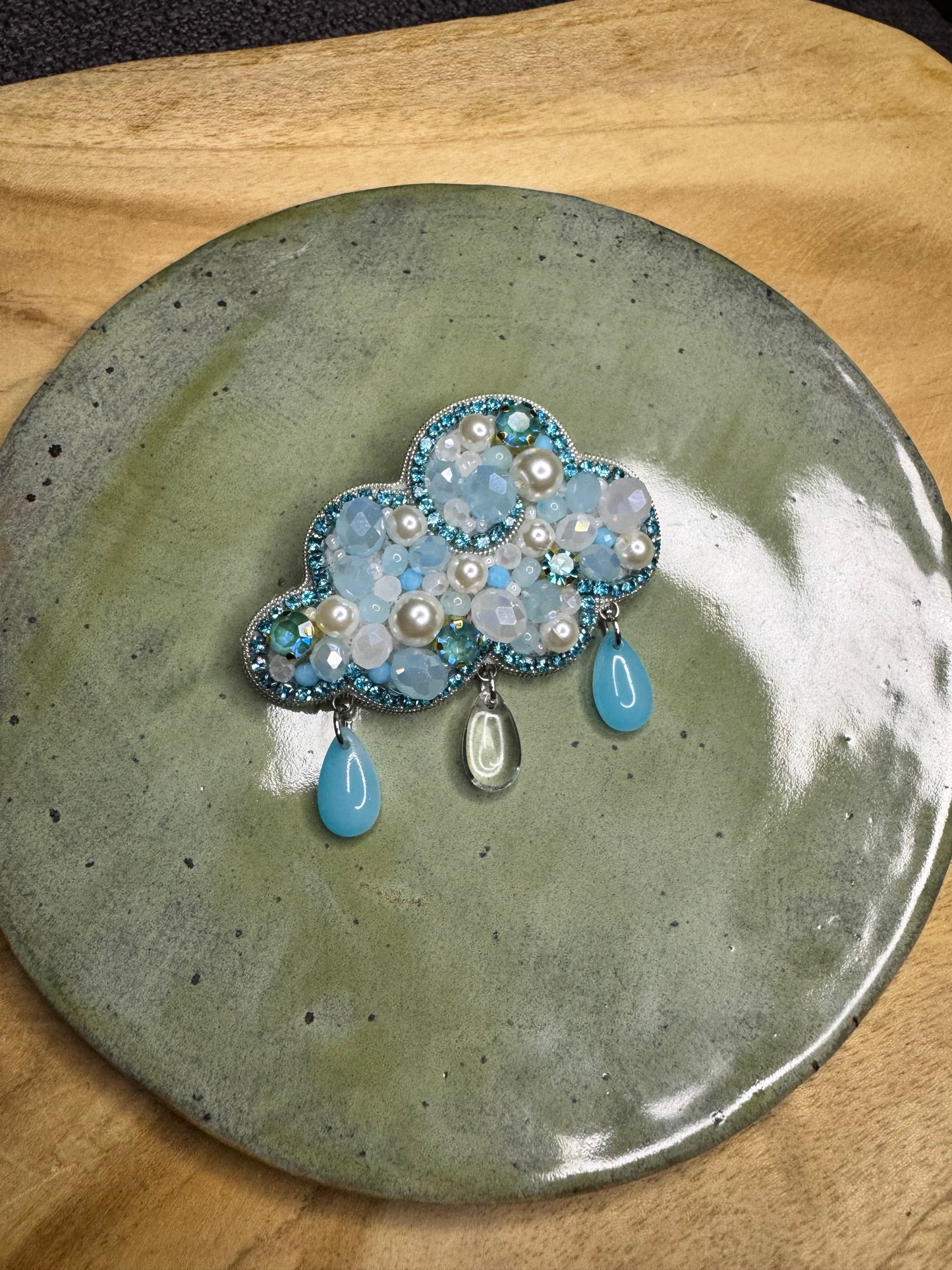 Brooch cloud
