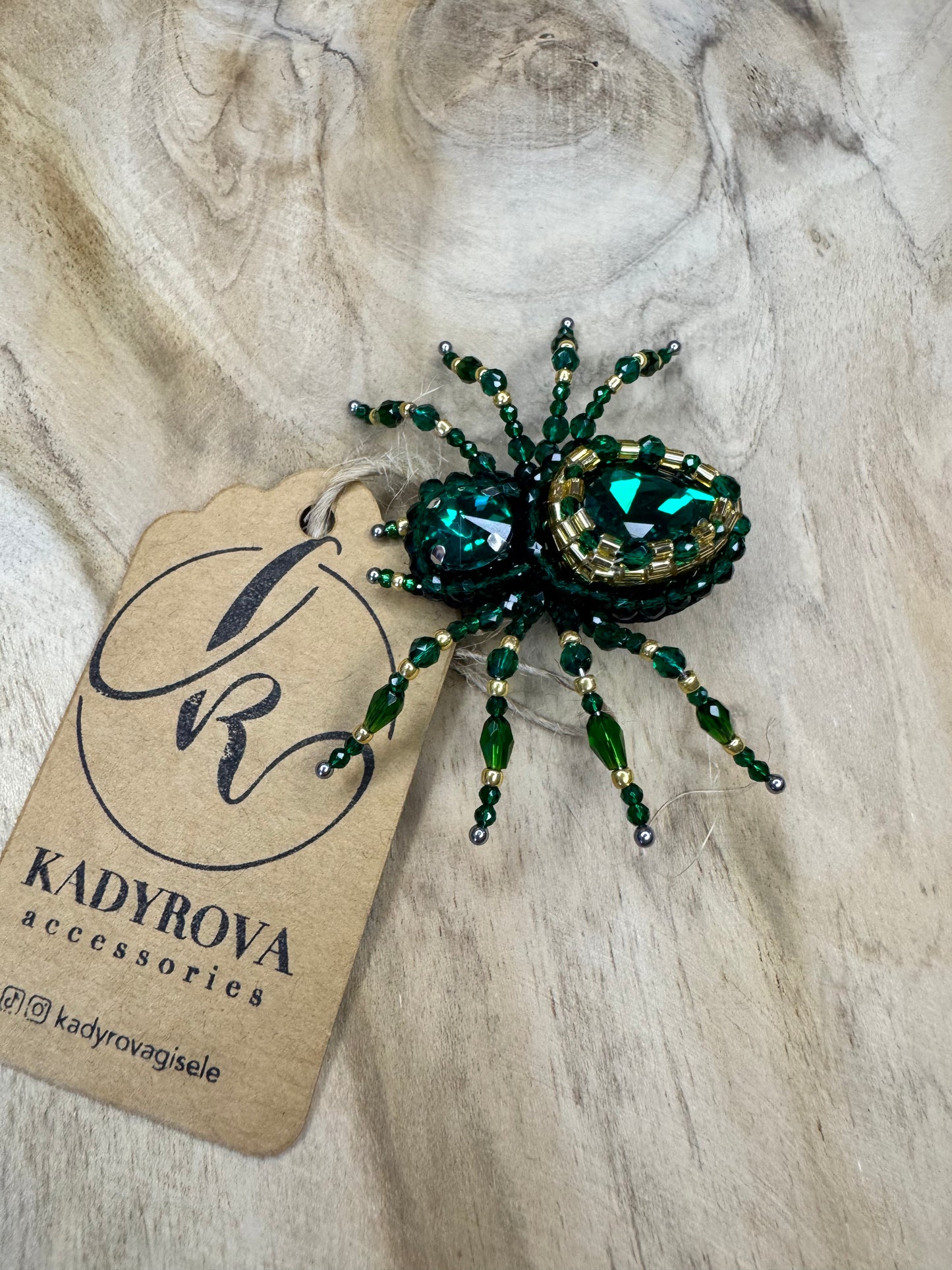 Brooch spider
