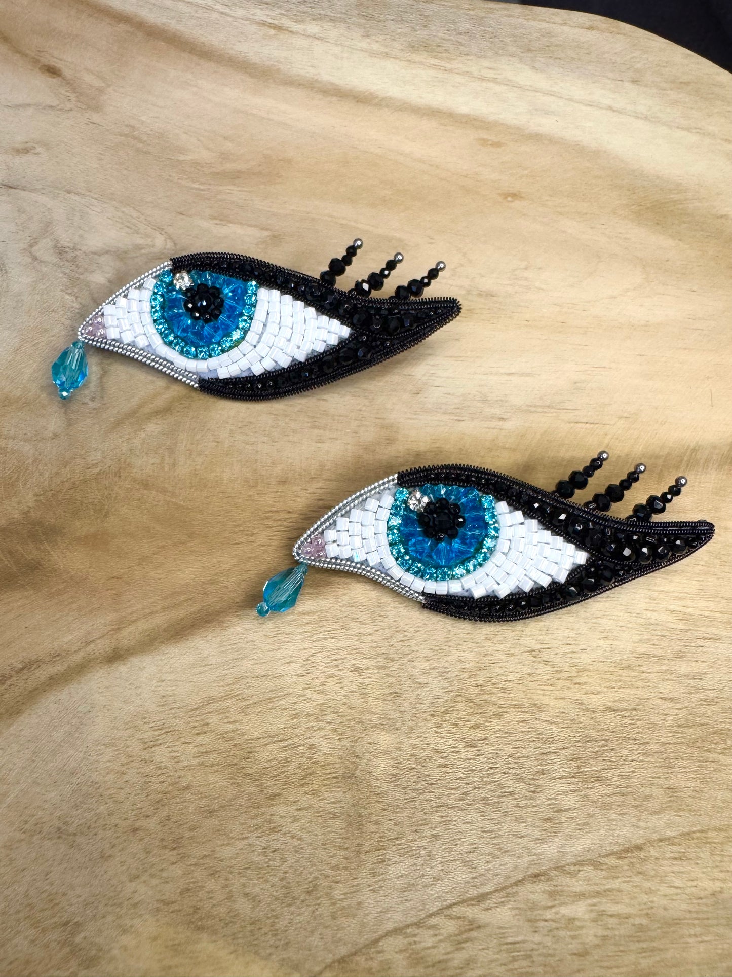 Brooch Eye with teardrop