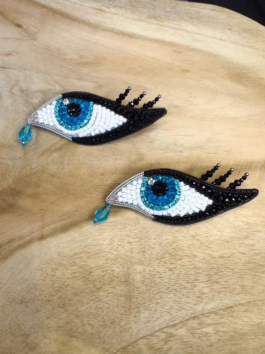 Brooch Eye with teardrop