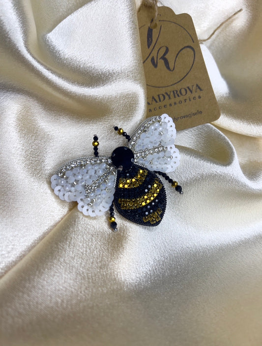 Bee brooch