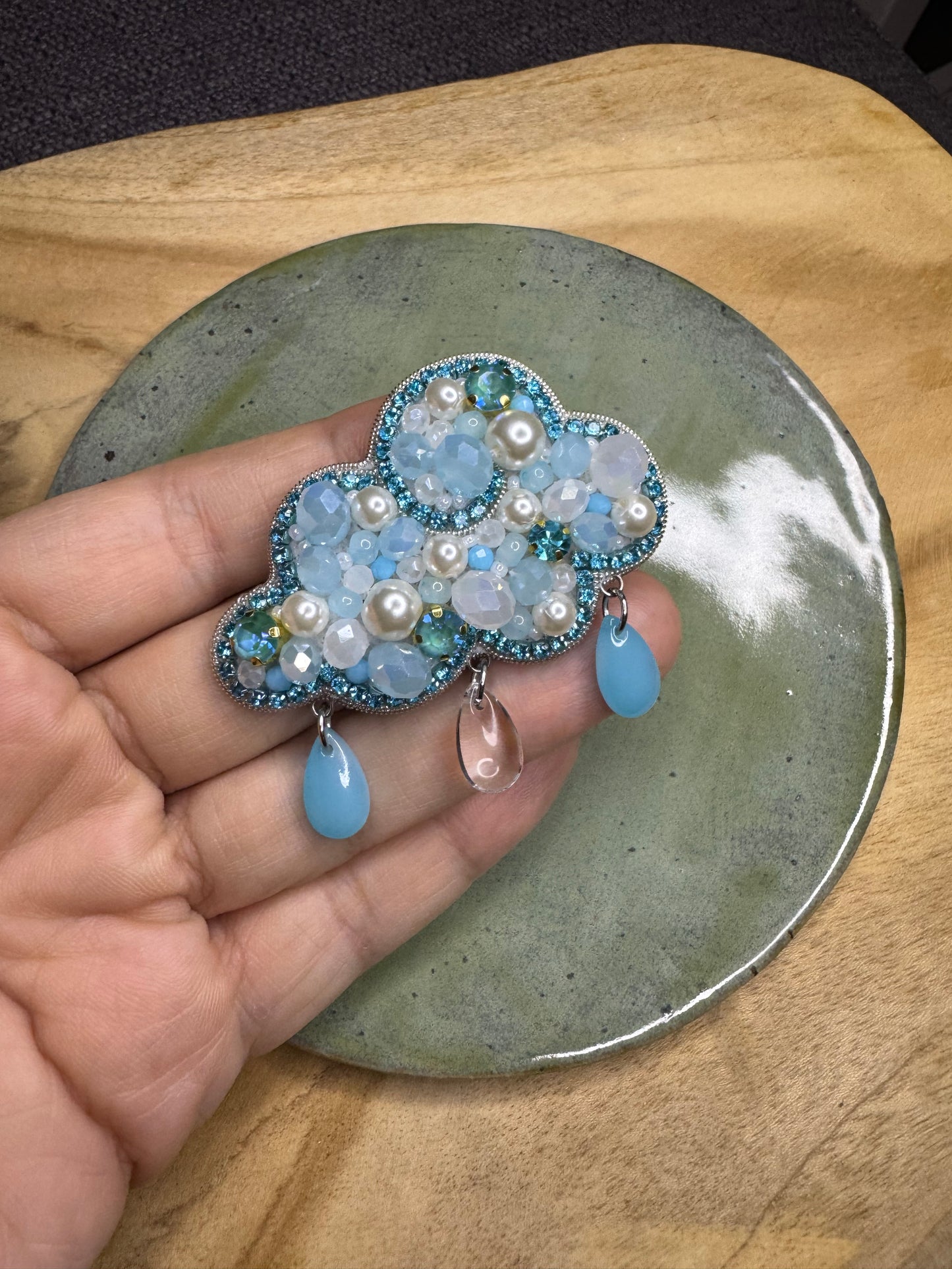 Brooch cloud