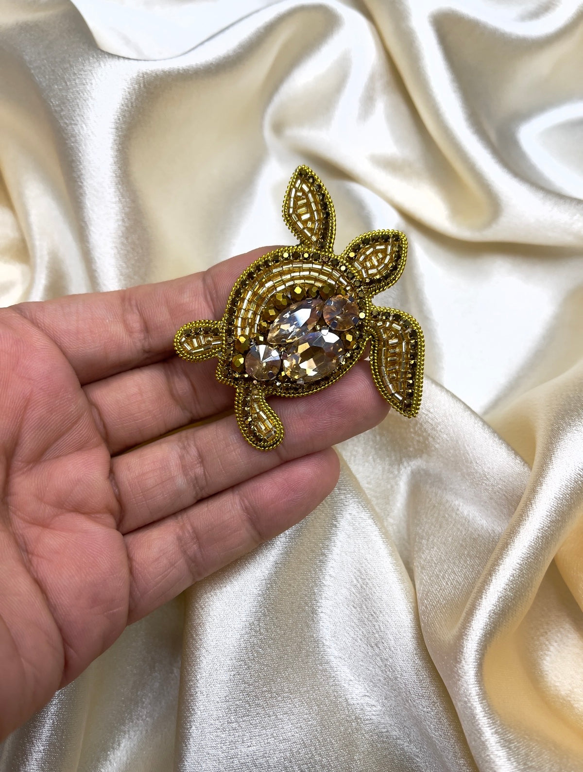 Brooch turtle