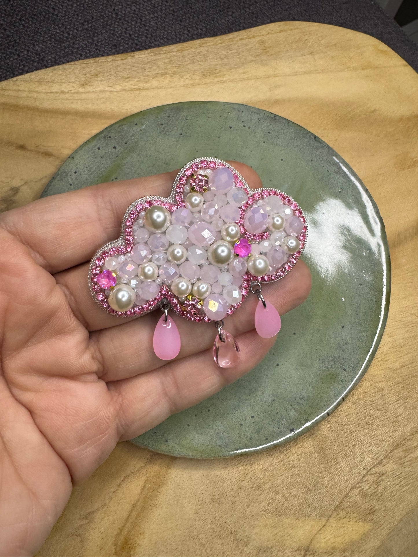 Brooch cloud