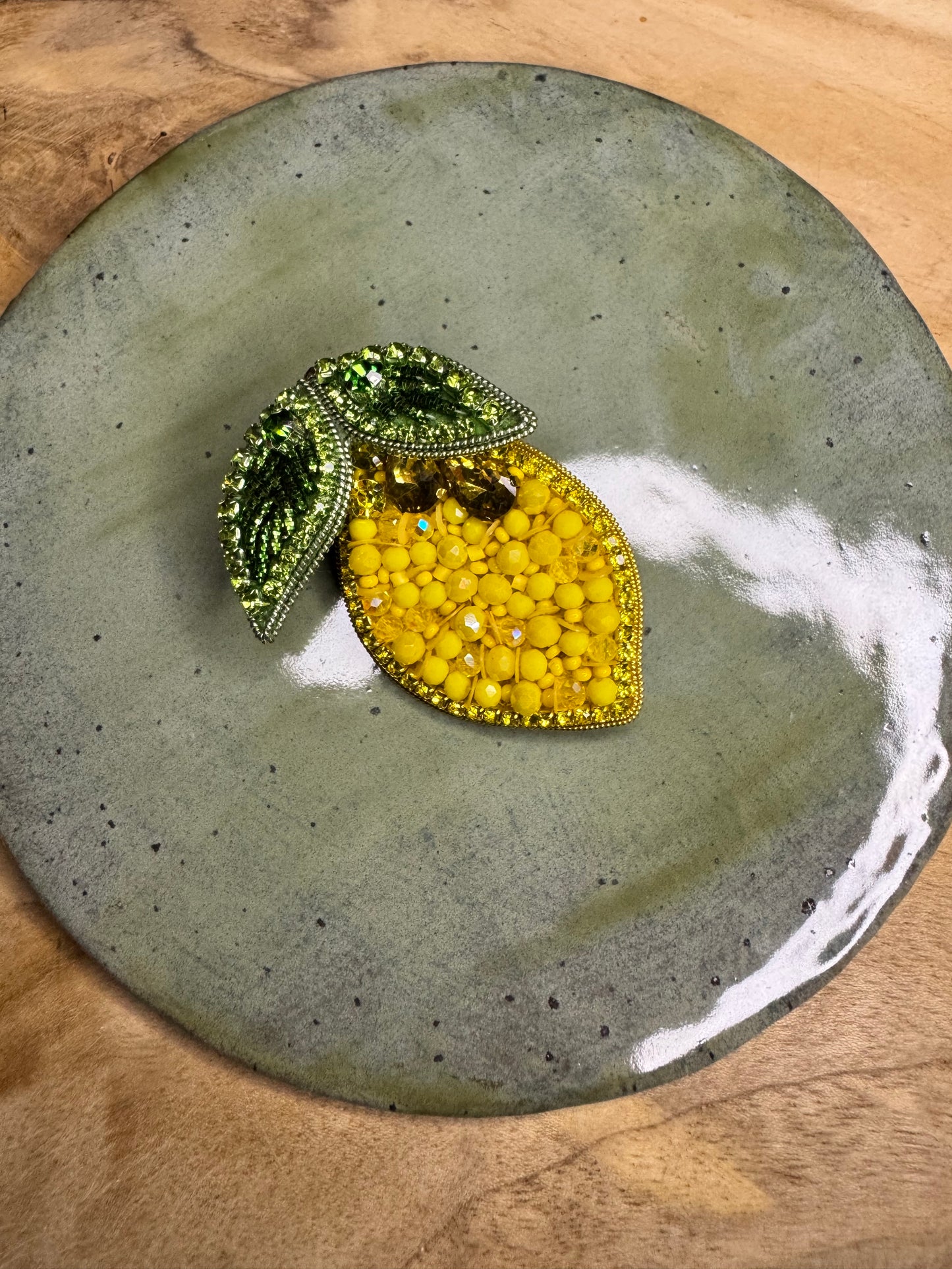 Brooch Lemon with leaf
