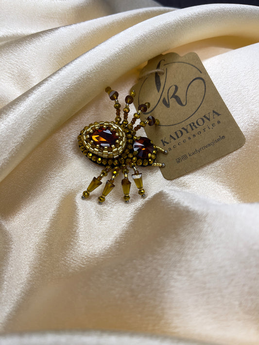 Brooch spider