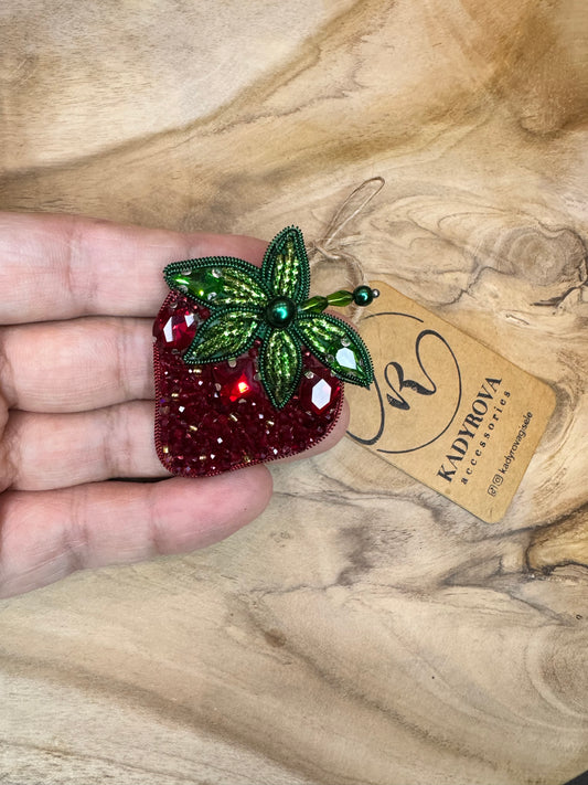Brooch Strawberry