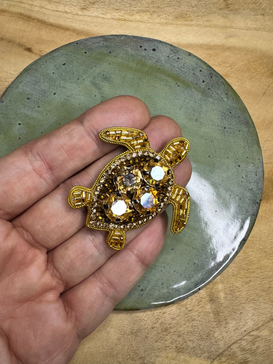 Brooch turtle