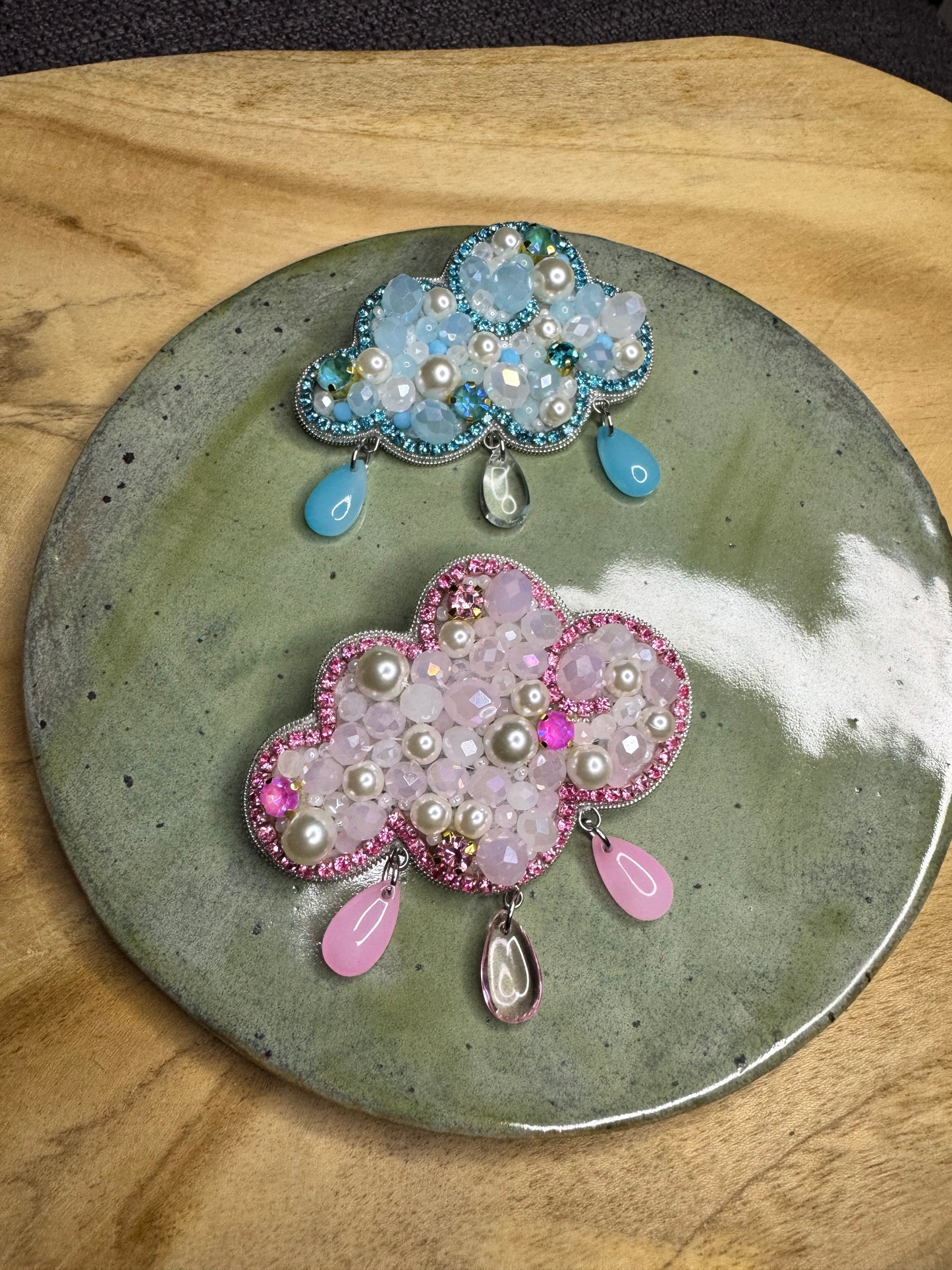 Brooch cloud