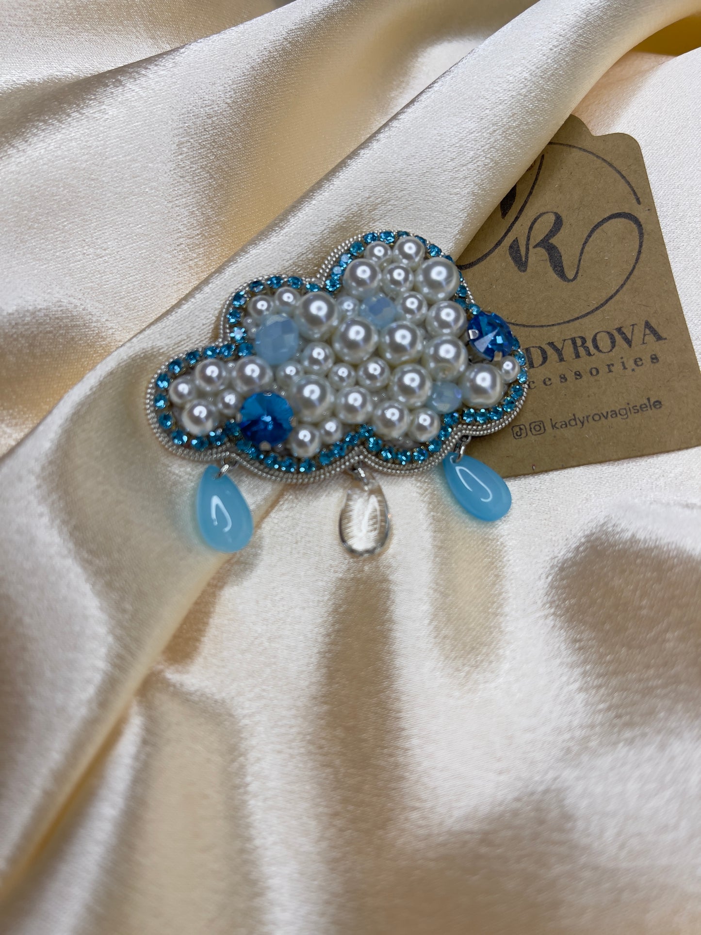 Brooch cloud
