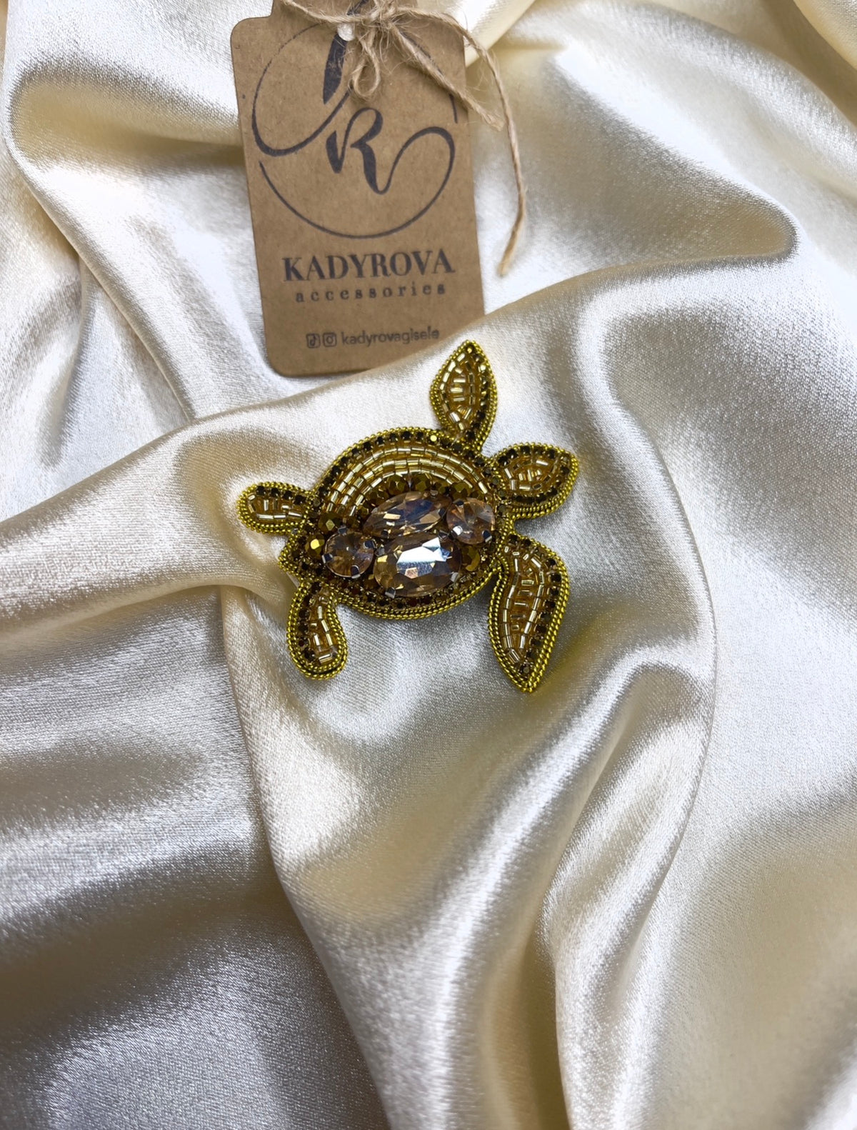 Brooch turtle