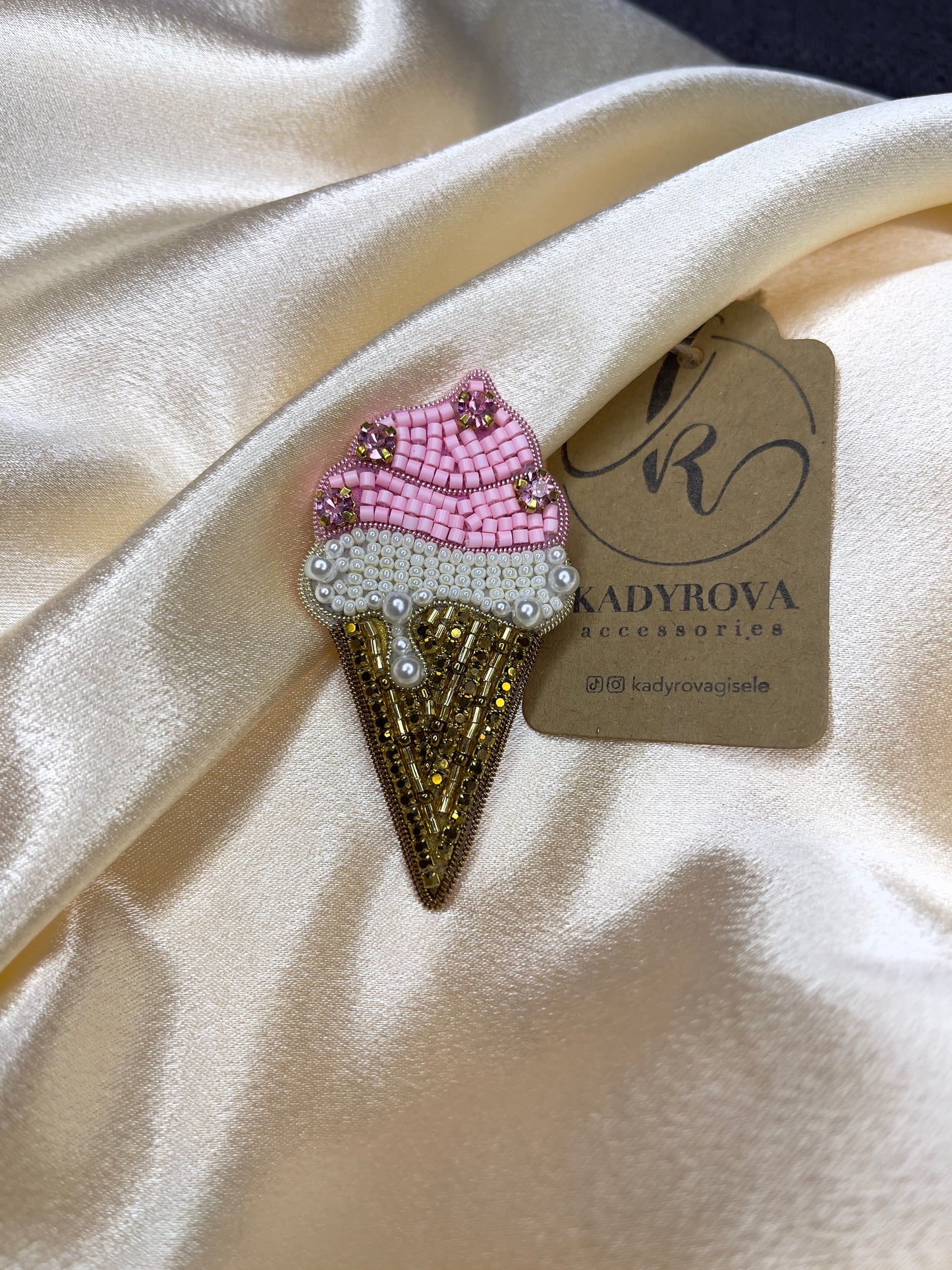 Brooch Ice cream