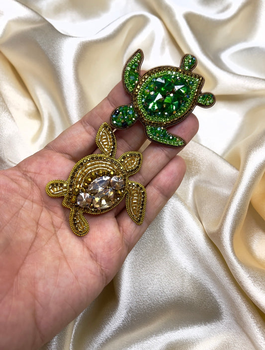 Brooch turtle