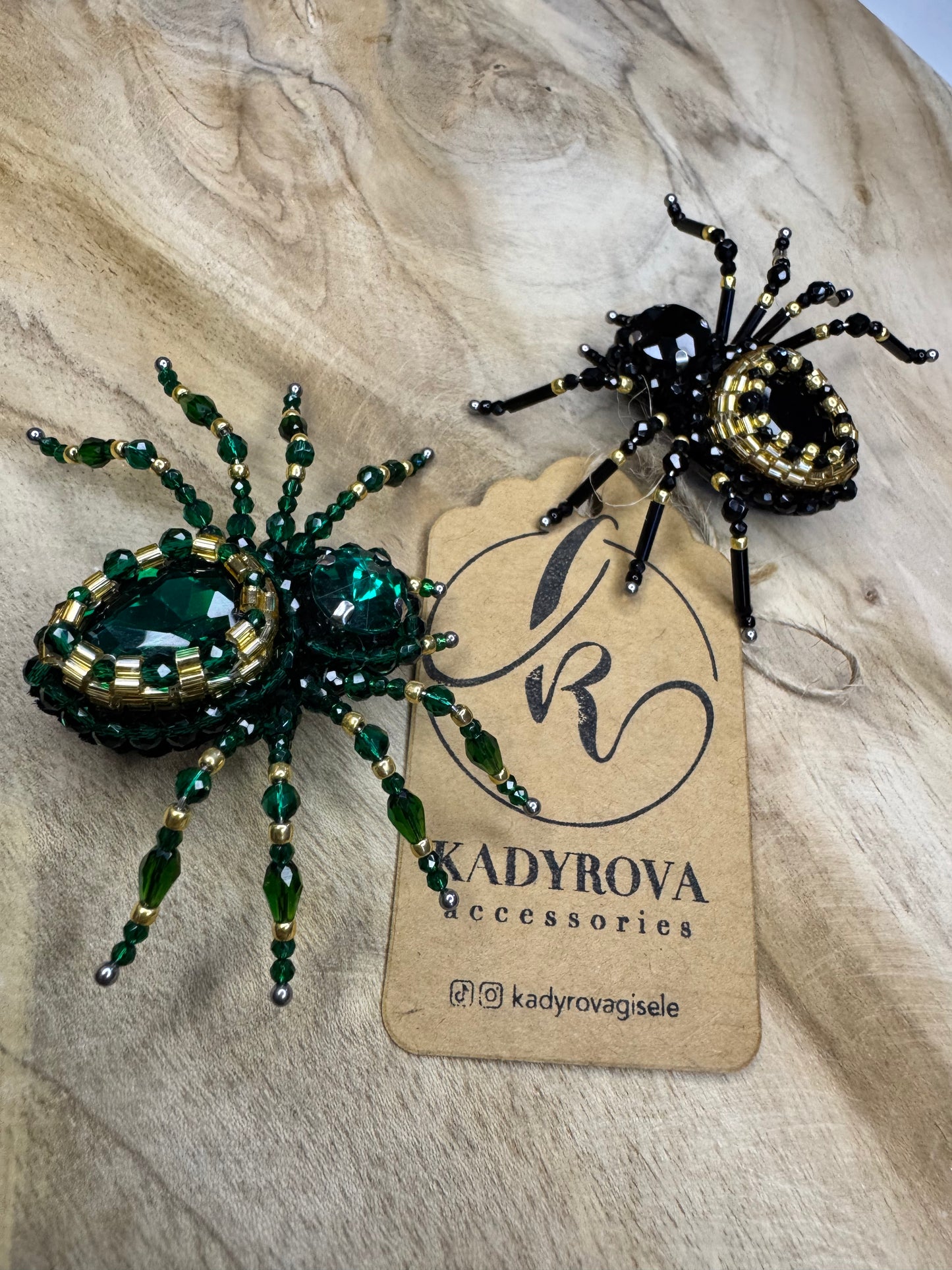 Brooch spider