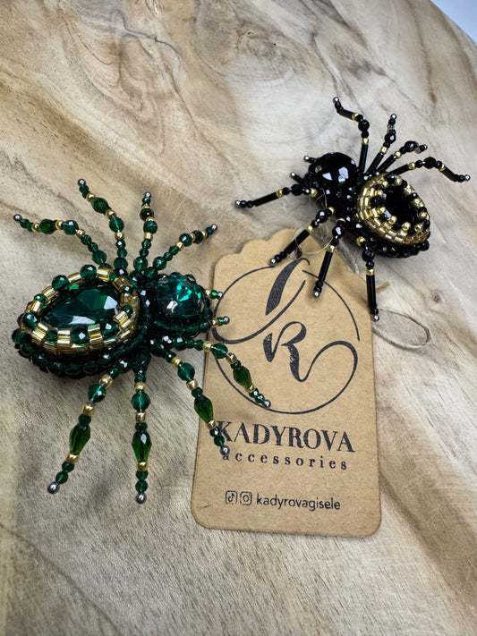 Brooch spider