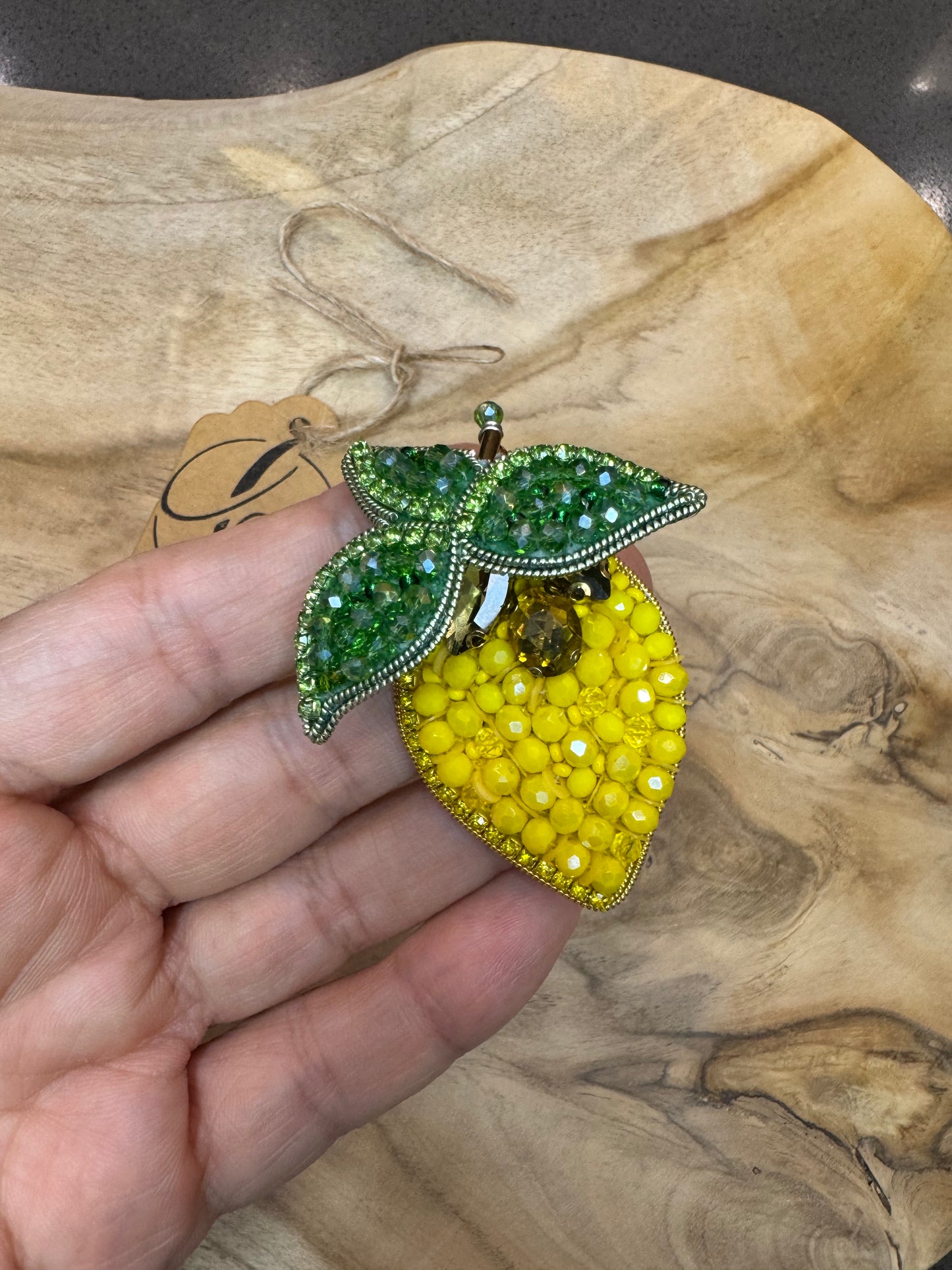 Brooch Lemon with leaf