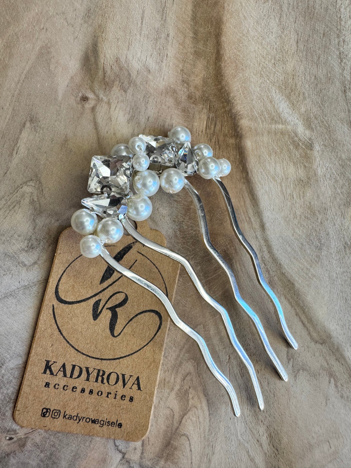 Crystal hairpin