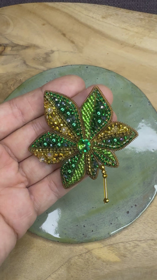 Leaf brooch